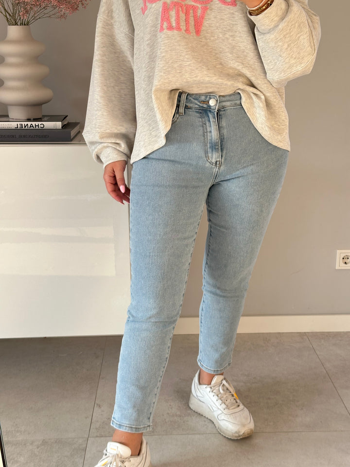 Mom Jeans Redial