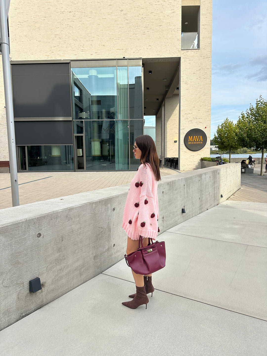 Handmade Pullover Rose