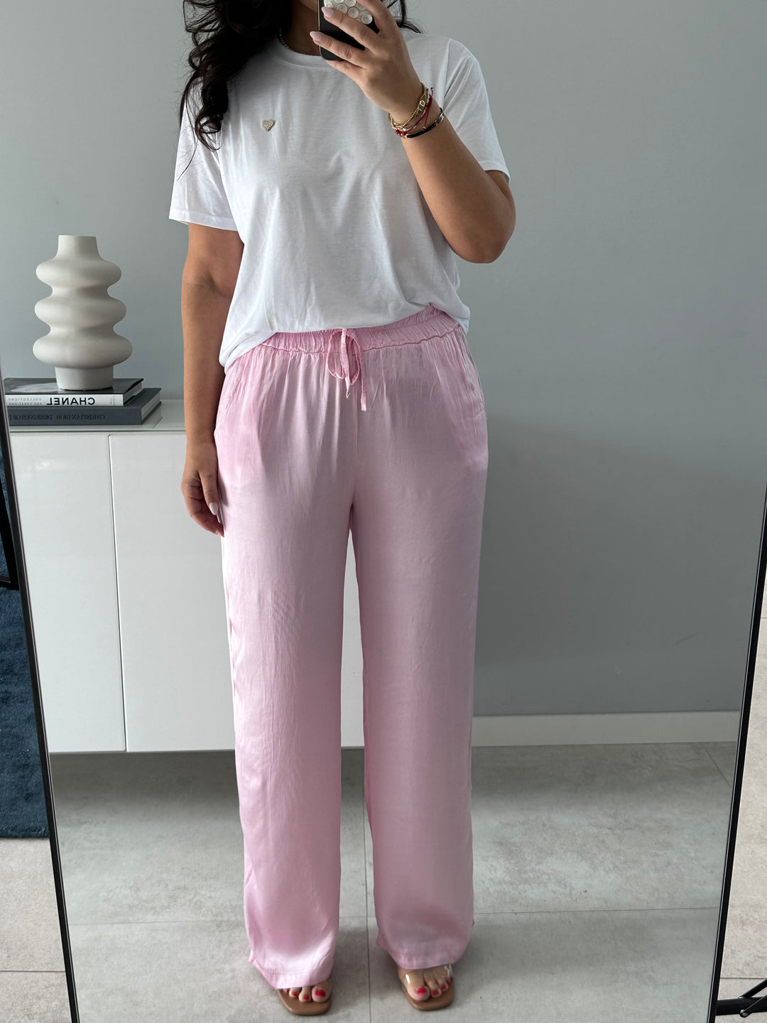 Fliessende Satinhose