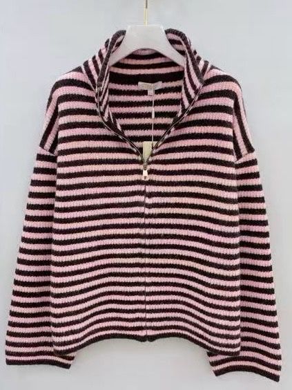 Gestreifte Strickjacke mit Reißverschluss